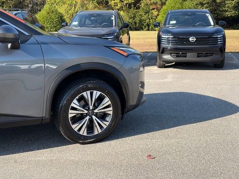 Certified 2023 Nissan Rogue SV image 8