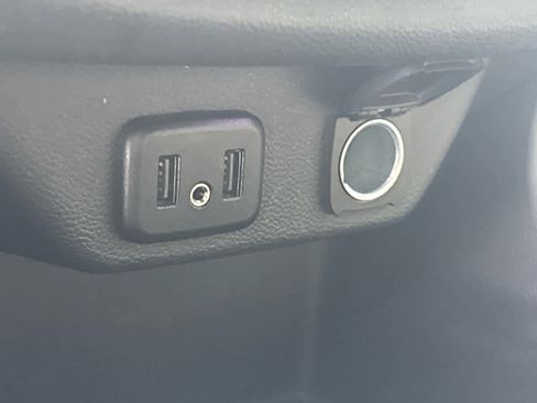 Used 2022 Chevrolet Traverse LS image 29