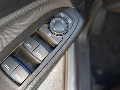 Used 2023 Chevrolet Equinox RS w/ RS Leather Package image 16