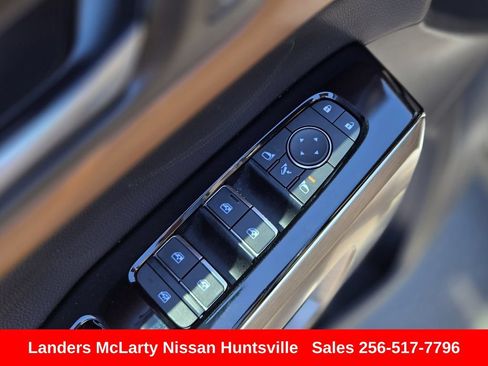 Used 2023 Nissan Pathfinder Platinum w/ Cargo Package AWD/4WD image 23