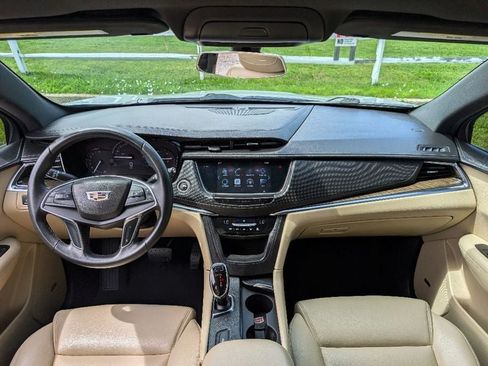 Used 2017 Cadillac XT5 FWD image 31