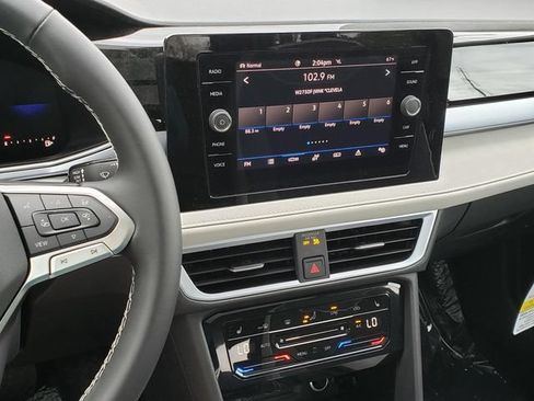 New 2026 Volkswagen Taos SE AWD/4WD image 11