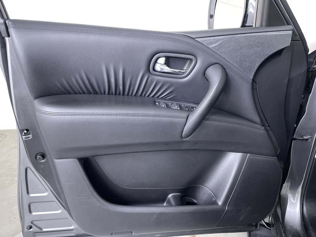 Used 2023 Nissan Armada SV w/ Cargo Package AWD/4WD image 10