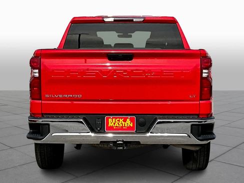 Used 2021 Chevrolet Silverado 1500 LT AWD/4WD image 5