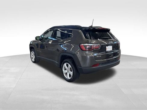 Used 2018 Jeep Compass Latitude w/ Popular Equipment Group AWD/4WD image 3