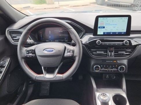 Certified 2025 Ford Escape ST-Line Select AWD/4WD image 25