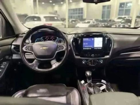 Used 2021 Chevrolet Traverse LT w/ LT Premium Package image 30