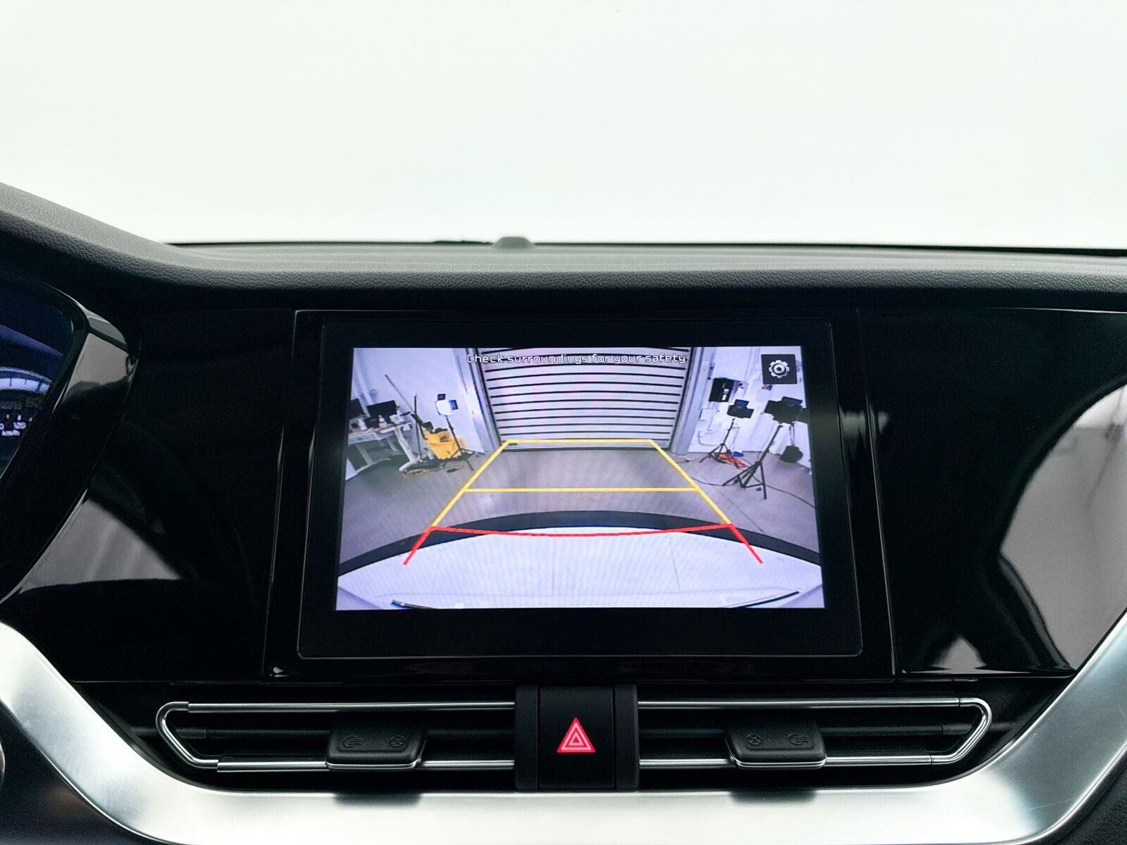 Used 2022 Kia Niro LXS FWD image 9