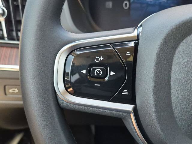 Certified 2024 Volvo XC60 B5 Ultimate w/ Protection Package Premier AWD/4WD image 14