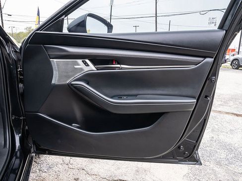Used 2019 MAZDA MAZDA3 Hatchback w/ Premium Package FWD image 12