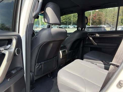 Used 2021 Lexus GX 460 Premium w/ Accessory Package AWD/4WD image 10