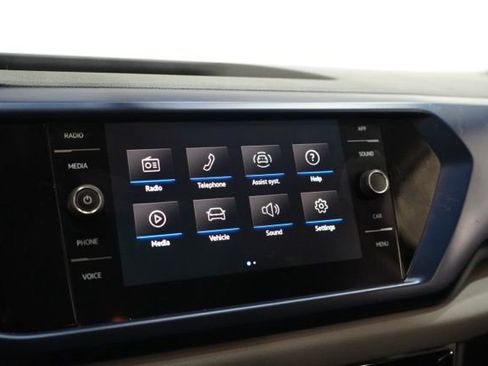 Used 2022 Volkswagen Taos SE image 25