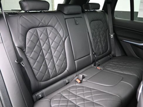 New 2026 BMW X5 xDrive50e image 32