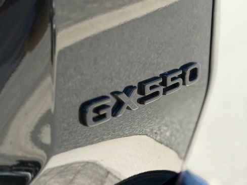 Used 2024 Lexus GX 550 w/ Cold Area Package AWD/4WD image 13