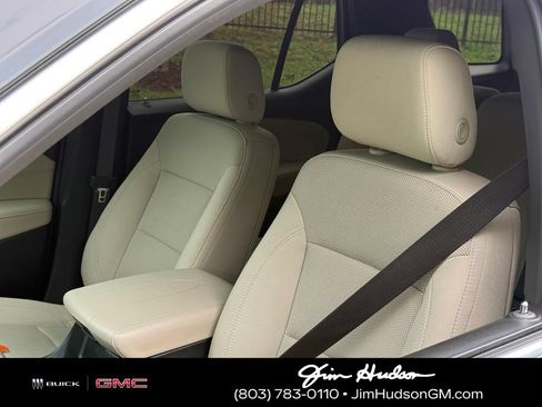 Certified 2023 Chevrolet Traverse LS FWD image 18