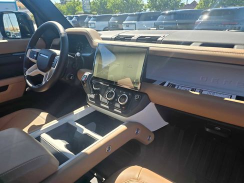New 2026 Land Rover Defender 110 S image 12