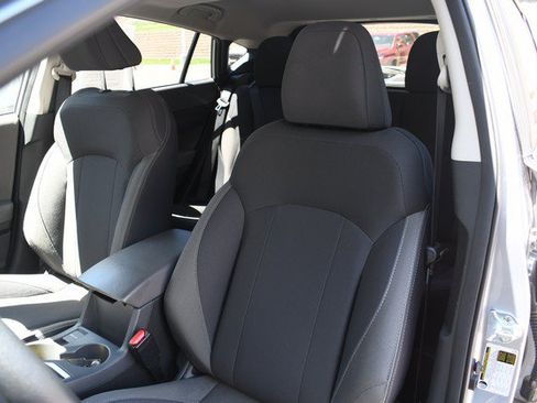 Used 2025 Subaru Crosstrek 2.5i Premium AWD/4WD image 17