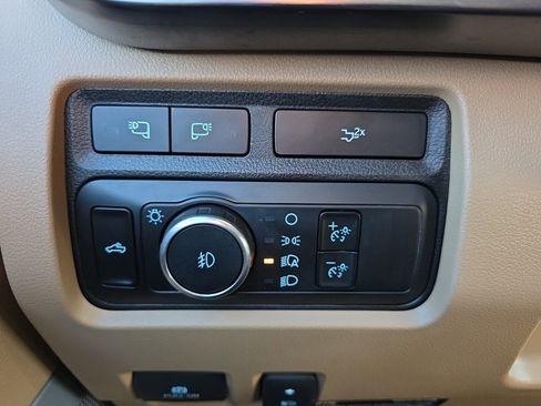 Used 2023 Ford F250 Lariat w/ Chrome Package image 36