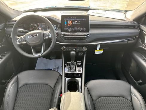 New 2026 Jeep Compass Latitude image 12