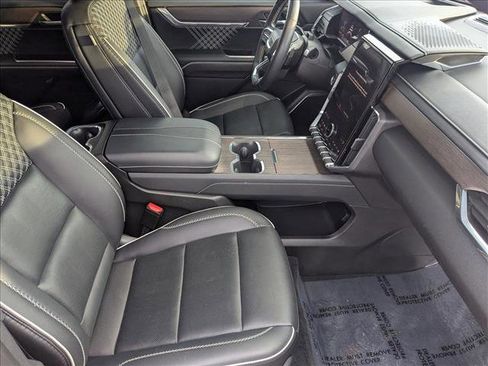 Used 2024 GMC Acadia Denali w/ Super Cruise Package image 21