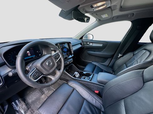 Used 2023 Volvo XC40 B5 Ultimate w/ Protection Package Premier image 19