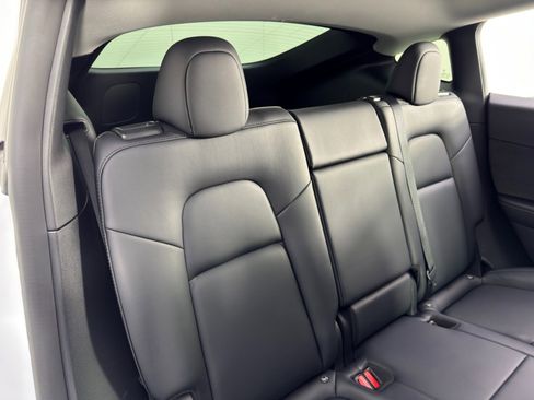 Used 2022 Tesla Model Y Performance image 43