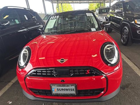 Used 2025 MINI Cooper S FWD image 2