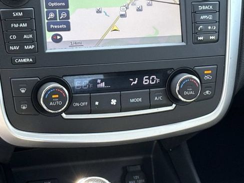 Used 2016 Nissan Altima 3.5 SL FWD image 21
