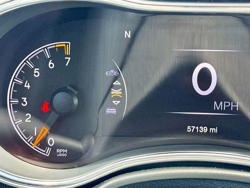 Used 2019 Jeep Grand Cherokee Limited AWD/4WD image 14