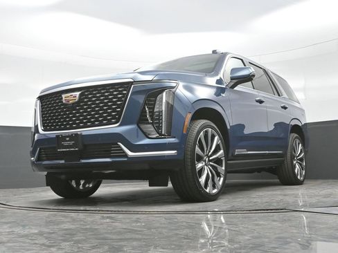 New 2026 Cadillac Escalade Luxury w/ Touring Package AWD/4WD image 33