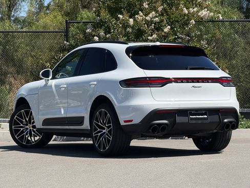 Used 2026 Porsche Macan AWD/4WD image 3