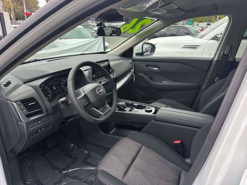 Used 2026 Nissan Rogue SV image 14