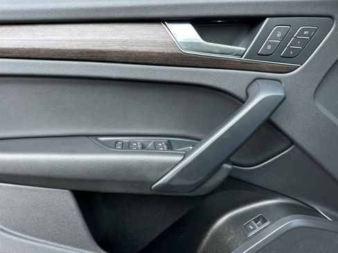 Used 2023 Audi Q5 2.0T Premium image 12