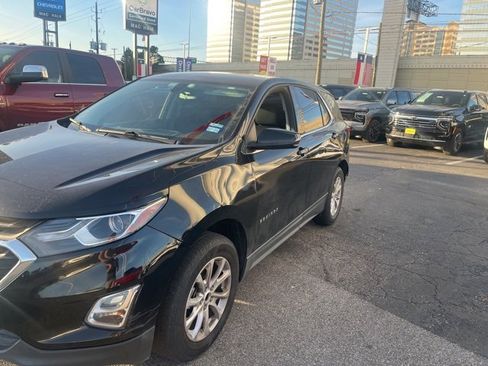 Used 2018 Chevrolet Equinox LT image 3