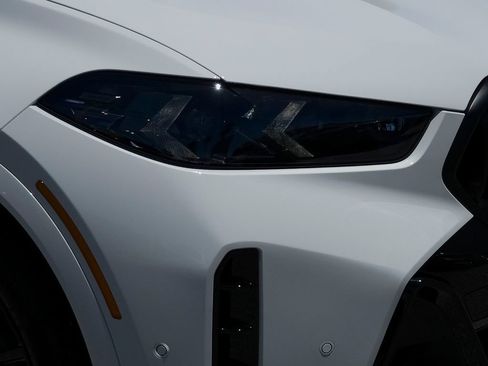 New 2027 BMW X6 xDrive40i w/ Premium Package AWD/4WD image 5