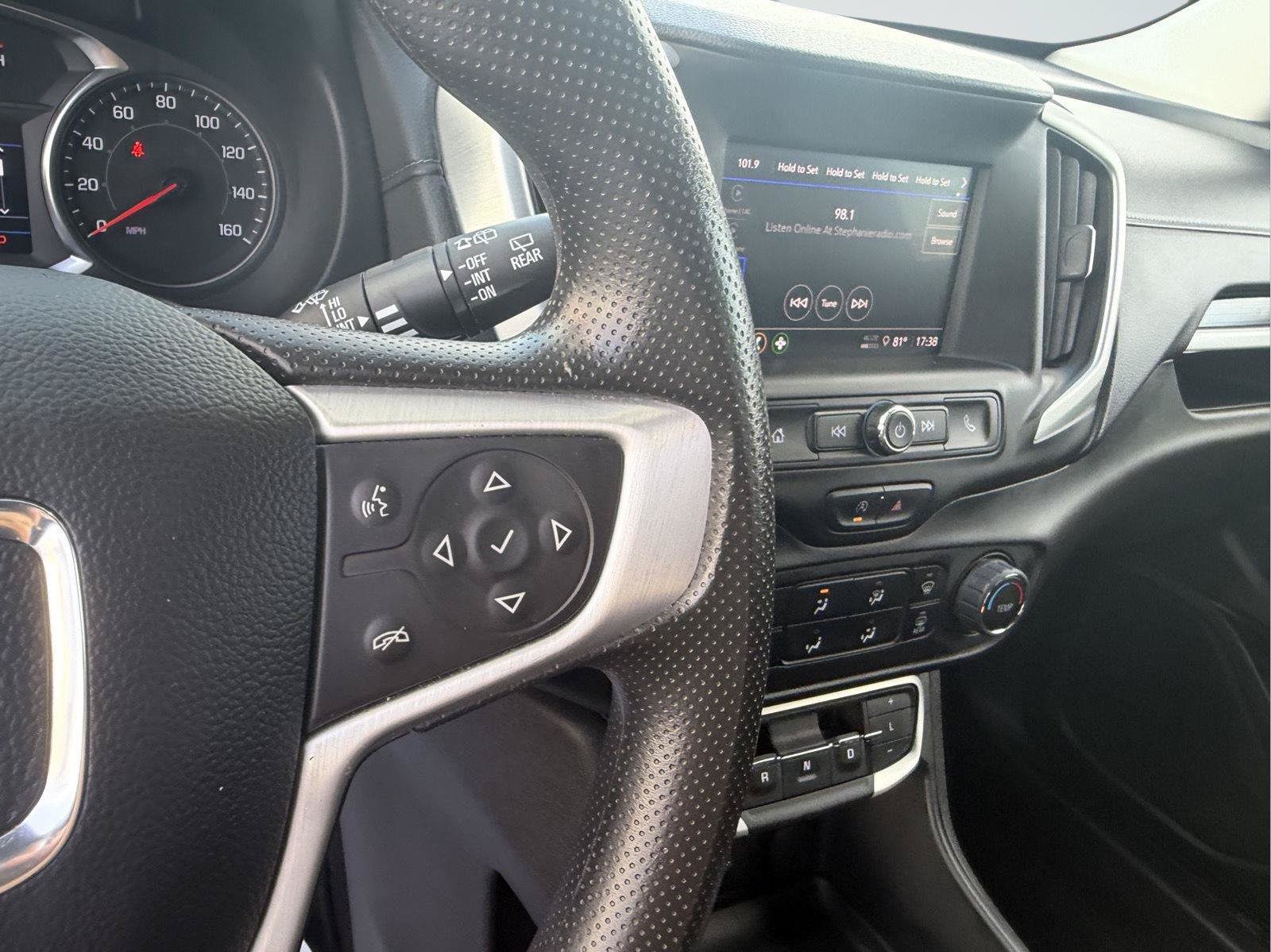 Used 2024 GMC Terrain SLE AWD/4WD image 24