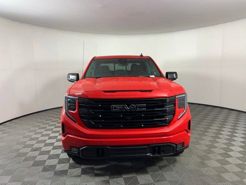 Used 2025 GMC Sierra 1500 Elevation w/ Preferred Package image 4