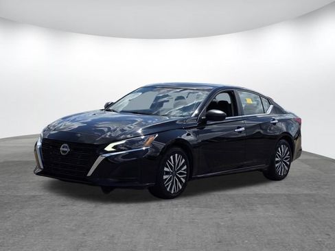 Used 2024 Nissan Altima 2.5 SV FWD image 7