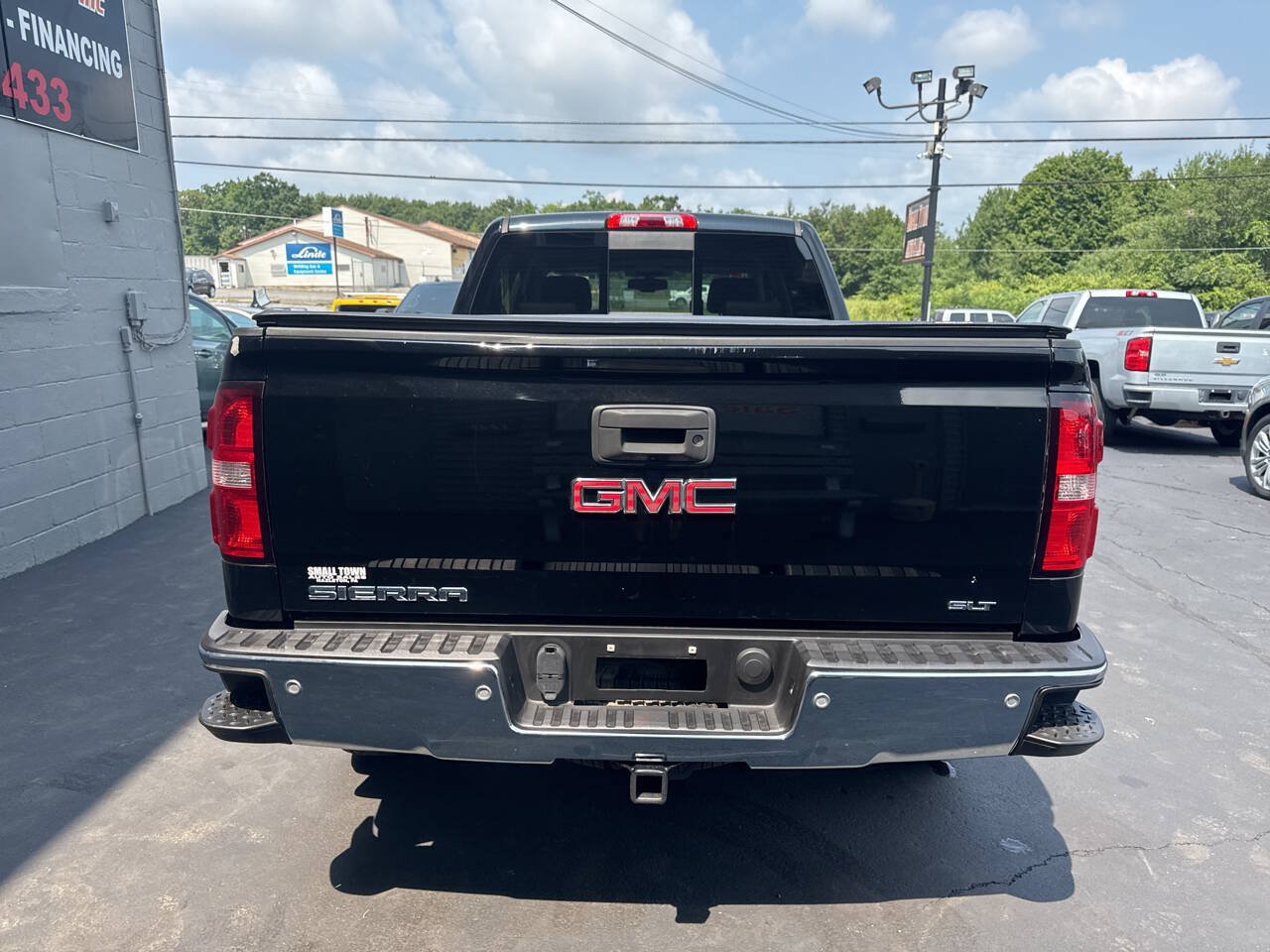 Used 2015 GMC Sierra 1500 SLT w/ SLT Crew Cab Value Package AWD/4WD image 7