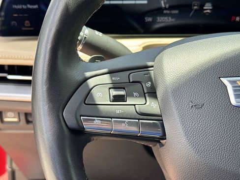 Certified 2025 Cadillac XT4 Premium Luxury FWD image 17