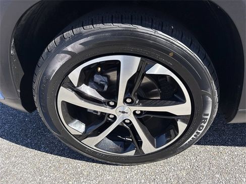 Used 2024 Chevrolet Trax RS w/ Driver Confidence Package image 37