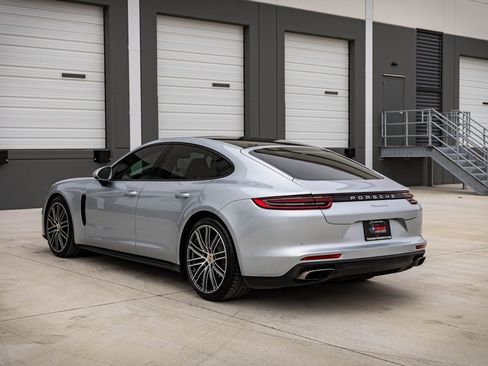 Used 2018 Porsche Panamera 4 image 7