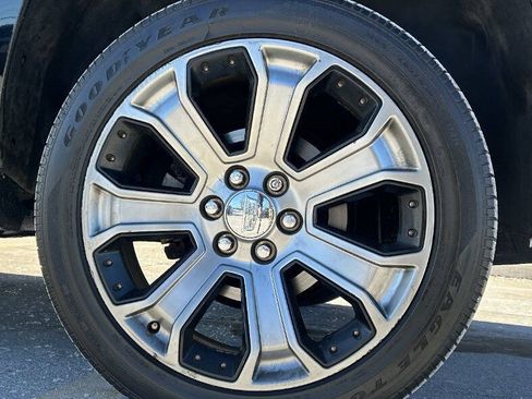 Used 2018 Cadillac Escalade Premium Luxury image 47