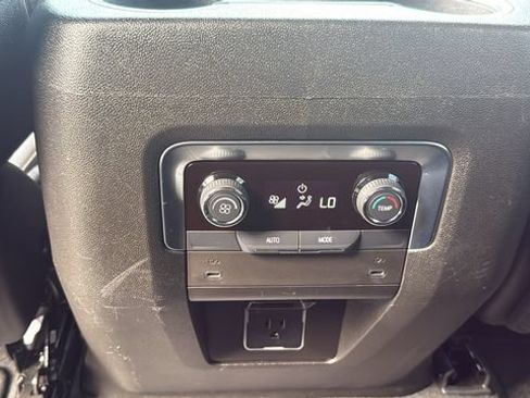 Used 2025 Chevrolet Tahoe Z71 AWD/4WD image 30