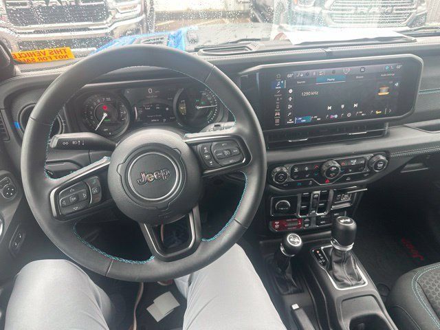 Used 2024 Jeep Wrangler Unlimited Rubicon 4xe w/ Technology Group AWD/4WD image 18