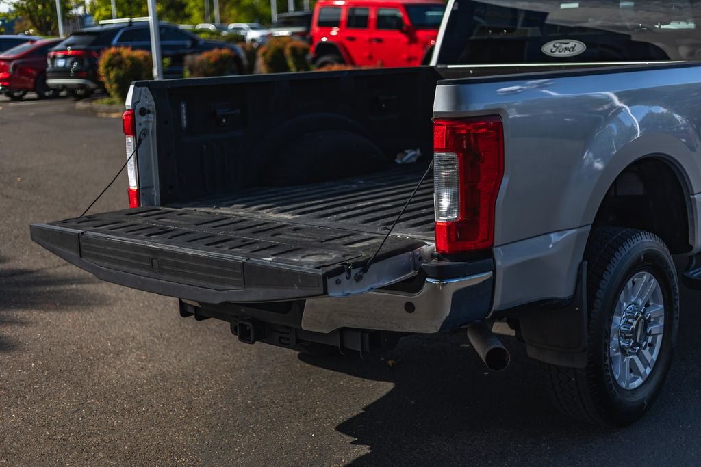 Used 2018 Ford F350 XLT w/ XLT Value Package AWD/4WD image 8