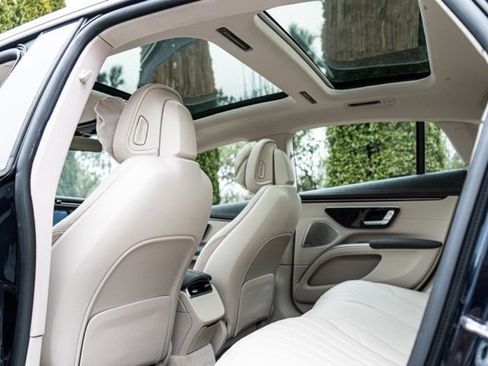 Used 2022 Mercedes-Benz EQS 580 580 image 43