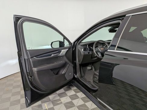 Certified 2025 Cadillac XT5 Premium Luxury w/ LPO, Floor Liner Package image 16