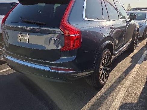 Used 2025 Volvo XC90 B5 Core AWD/4WD image 3