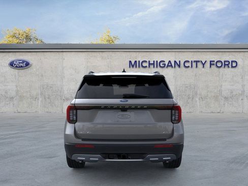 New 2026 Ford Explorer Active w/ Active Comfort Package image 5